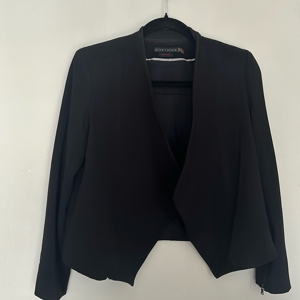 Alice + Olivia cropped black blazer